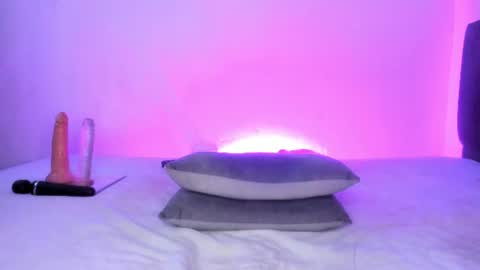 alizzon online show from June 11, 2:53 am