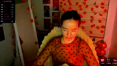 Snapshot of allana_dream chatting on November 10, 8:02 am Allana online show from November 10, 8:02 am