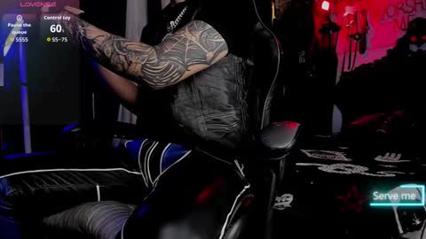 Snapshot of allanhurtss chatting on November 22, 5:56 pm online show from November 22, 5:56 pm