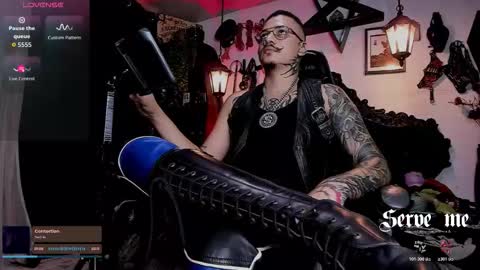 Snapshot of allanhurtss chatting on March 12, 6:03 pm online show from March 12, 6:03 pm