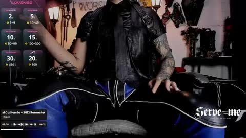 Snapshot of allanhurtss chatting on May 5, 1:24 am online show from May 5, 1:24 am