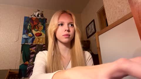 Snapshot of allegralenherr chatting on October 27, 5:33 am Lina online show from October 27, 5:33 am