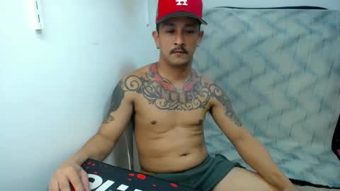 Snapshot of allen_69xx chatting on February 28, 2:20 am allen online show from February 28, 2:20 am