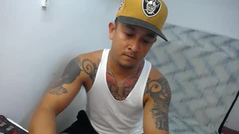 Snapshot of allen_69xx chatting on October 11, 10:52 pm allen online show from October 11, 10:52 pm