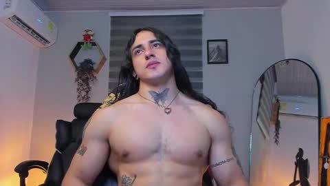 Snapshot of allen_rosse chatting on December 14, 5:24 am independent model 3 online show from December 14, 5:24 am