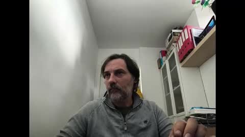 Snapshot of allenvic chatting on December 17, 12:11 pm allenvic online show from December 17, 12:11 pm