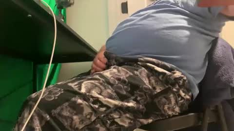 Allergictolove online show from December 19, 12:34 am