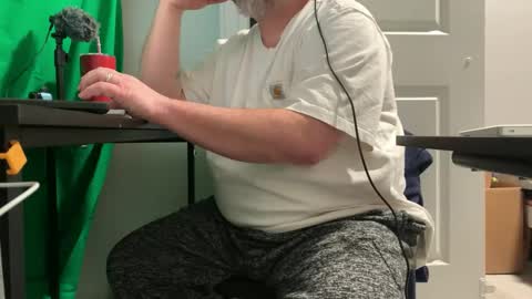 Allergictolove online show from January 20, 8:40 pm