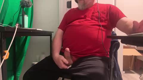 Allergictolove online show from February 17, 9:41 pm