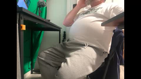 Allergictolove online show from March 10, 8:23 pm