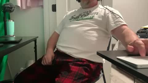 Allergictolove online show from September 16, 7:53 am