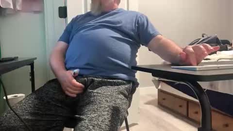 Allergictolove online show from February 7, 5:05 pm