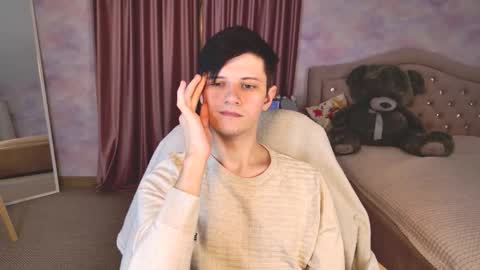 Snapshot of allert_ chatting on November 14, 9:57 pm allert_ online show from November 14, 9:57 pm