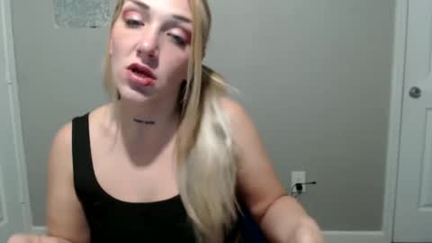 Snapshot of allforthedxll chatting on January 22, 10:40 am allforthedxll online show from January 22, 10:40 am