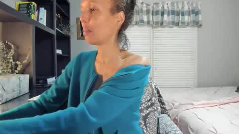 wishlist on bio online show from February 22, 11:35 pm