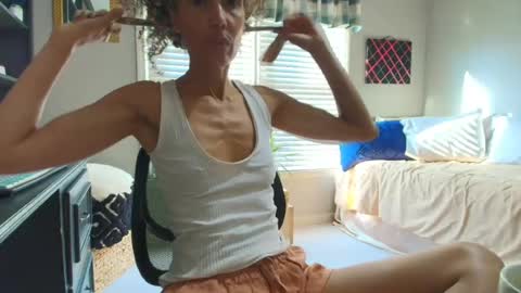wishlist on bio online show from June 11, 10:52 pm