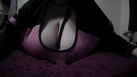 Alli Kat online show from January 8, 8:49 am