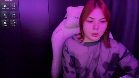 Snapshot of alli_zi chatting on May 28, 4:15 pm Blair online show from May 28, 4:15 pm