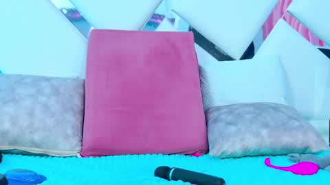 Allicia online show from January 19, 1:21 am