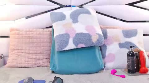 Allicia online show from January 10, 7:15 pm