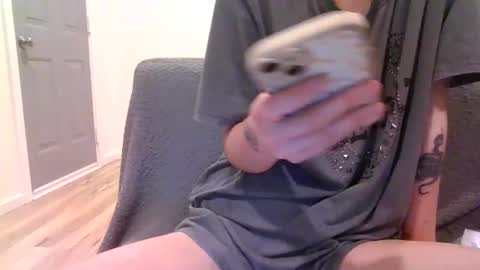 alliebearx online show from February 12, 5:05 am