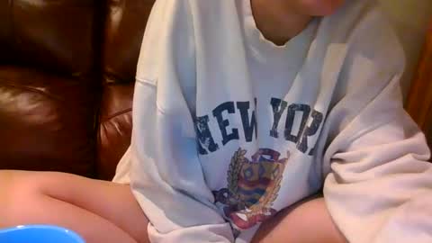 alliebearx online show from November 15, 5:38 am