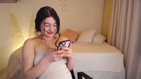 Snapshot of allierose_ chatting on January 16, 12:14 am Allie online show from January 16, 12:14 am