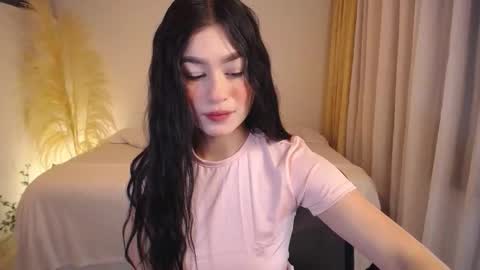 Snapshot of allierose_ chatting on February 1, 2:15 pm Allie online show from February 1, 2:15 pm