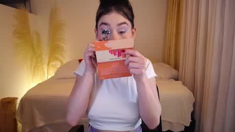 Snapshot of allierose_ chatting on February 19, 3:41 pm Allie online show from February 19, 3:41 pm