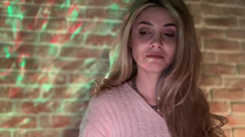 Allie online show from December 11, 3:37 pm