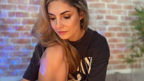 Allie online show from December 12, 11:07 am