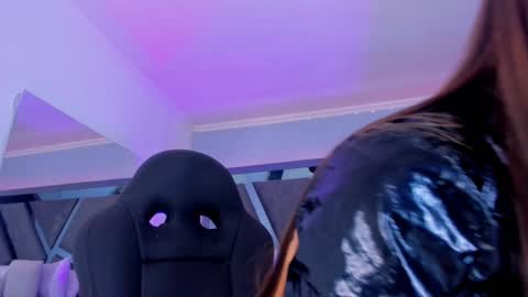 Snapshot of allijadid chatting on January 8, 10:37 am online show from January 8, 10:37 am