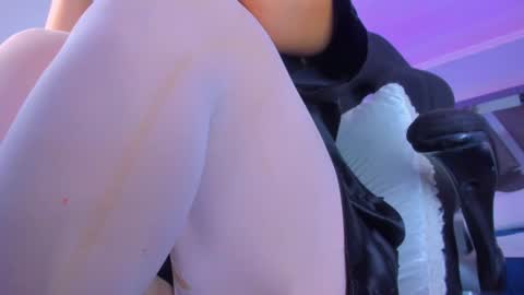 Snapshot of allijadid chatting on January 23, 1:45 pm online show from January 23, 1:45 pm