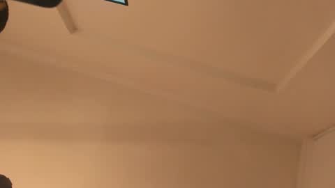 Snapshot of allijadid chatting on December 18, 11:05 am online show from December 18, 11:05 am