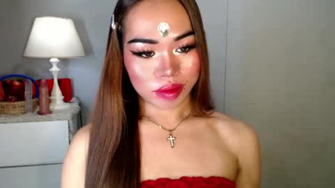 Snapshot of allirah20x chatting on December 7, 8:05 pm Allirah online show from December 7, 8:05 pm