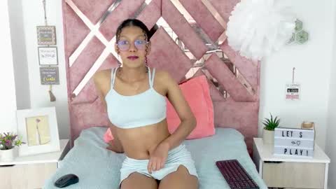 Snapshot of allis0n_ik chatting on December 3, 5:04 am ALLIS0N IK online show from December 3, 5:04 am