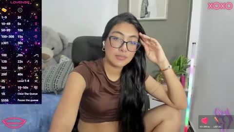 Snapshot of allison_18_ chatting on November 20, 2:23 am Nana online show from November 20, 2:23 am