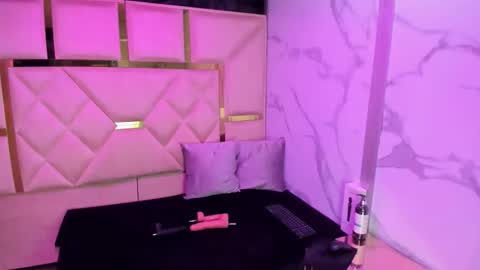 allison_69ts online show from March 16, 1:22 am