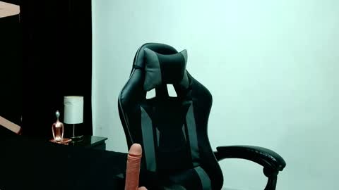 Snapshot of allison_dubois chatting on January 16, 7:28 am allison_dubois online show from January 16, 7:28 am