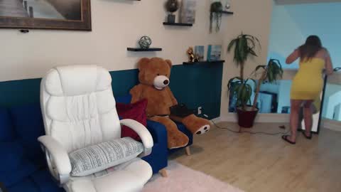 Alli online show from October 28, 7:05 pm