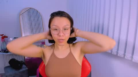 Snapshot of allison_starmodel chatting on April 7, 12:11 am allison_starmodel online show from April 7, 12:11 am