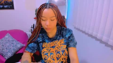 Snapshot of allison_starmodel chatting on April 22, 12:13 am allison_starmodel online show from April 22, 12:13 am