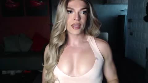 Snapshot of allisonfit chatting on July 2, 11:38 am Allison Victoria online show from July 2, 11:38 am