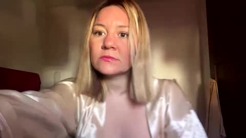 Snapshot of allisonlove2 chatting on May 19, 6:03 pm allisonlove2 online show from May 19, 6:03 pm