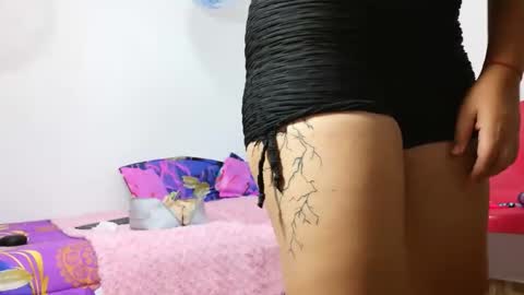 allisonnjones online show from November 24, 8:52 pm