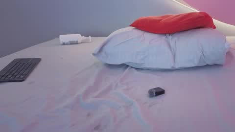 Snapshot of allisonroberts_ chatting on June 3, 2:33 pm Alli online show from June 3, 2:33 pm