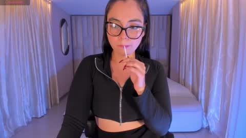 Snapshot of allisonrogersx chatting on February 9, 4:46 am Allison Rogers online show from February 9, 4:46 am