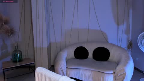 Snapshot of allisonrogersx chatting on February 20, 3:23 am Allison Rogers online show from February 20, 3:23 am