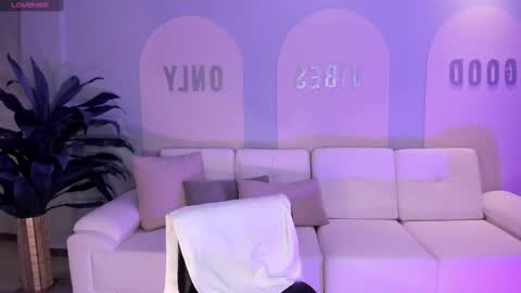 Snapshot of allisonrogersx chatting on March 2, 5:14 pm Allison Rogers online show from March 2, 5:14 pm