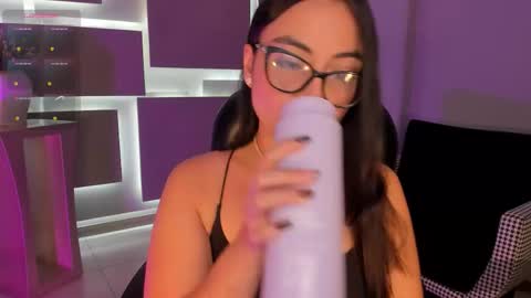 Snapshot of allisonrogersx chatting on October 23, 2:11 am Allison Rogers online show from October 23, 2:11 am